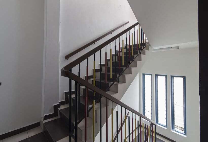 فندق Lebuh Queen City