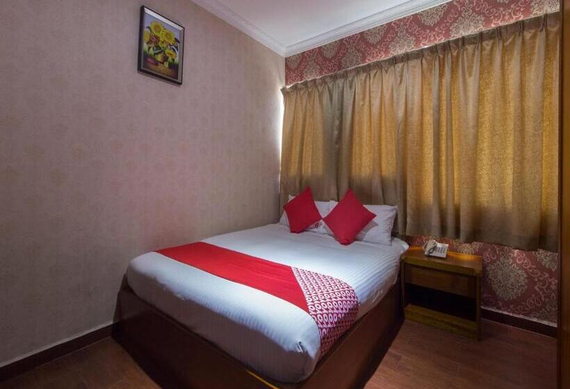 فندق Lebuh Queen City