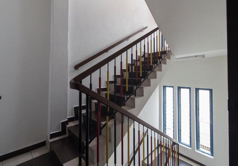 فندق Lebuh Queen City