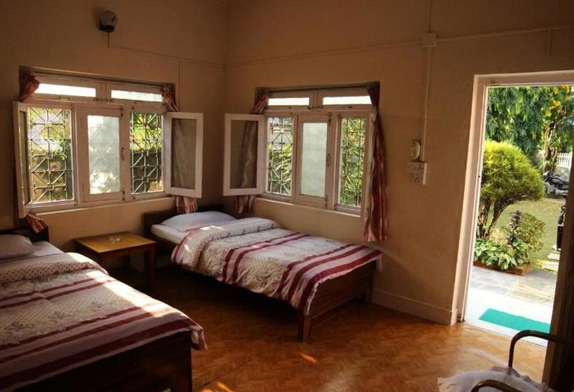 هتل New Tourist Guest House