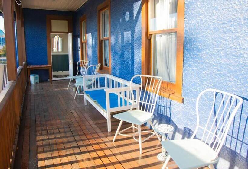 هتل The Blue Pub