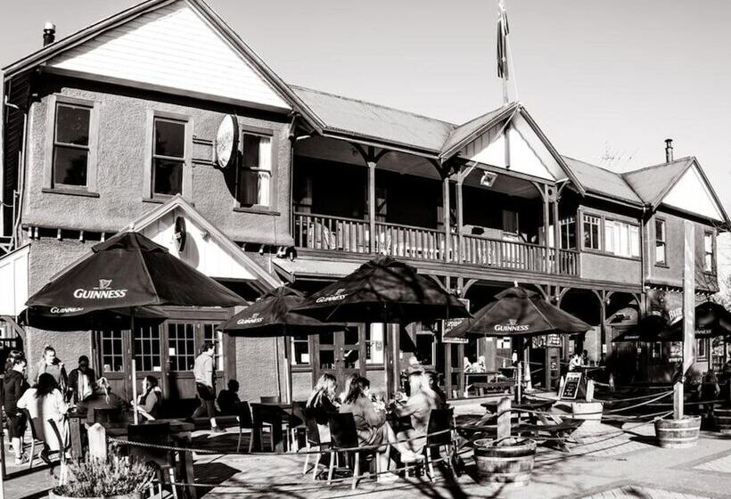 هتل The Blue Pub