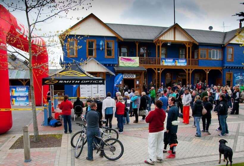 هتل The Blue Pub