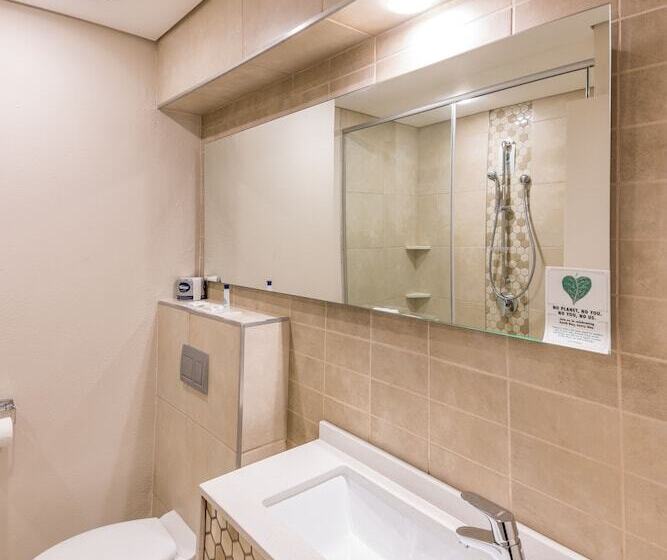 هتل Town Lodge Windhoek, Namibia