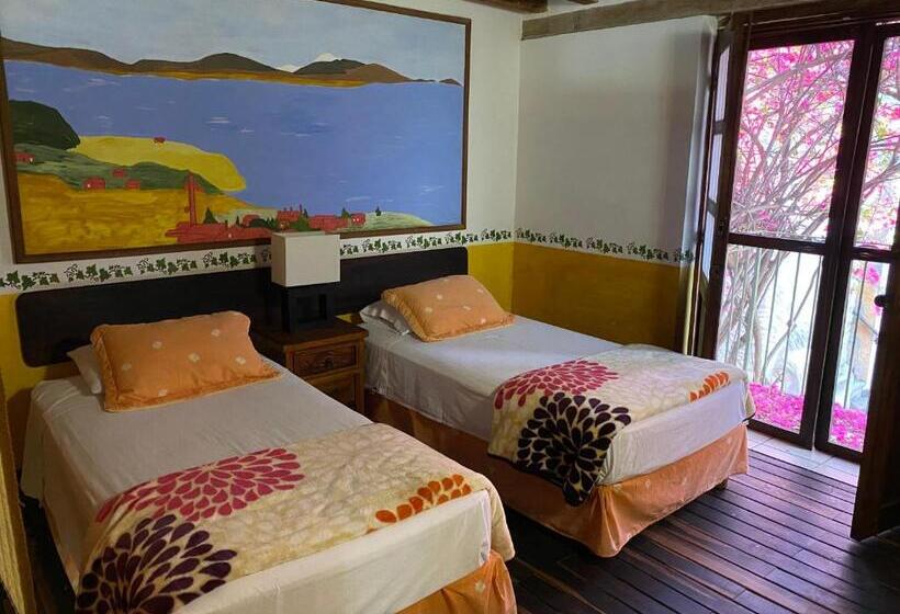هتل Villa Serena Centro Historico