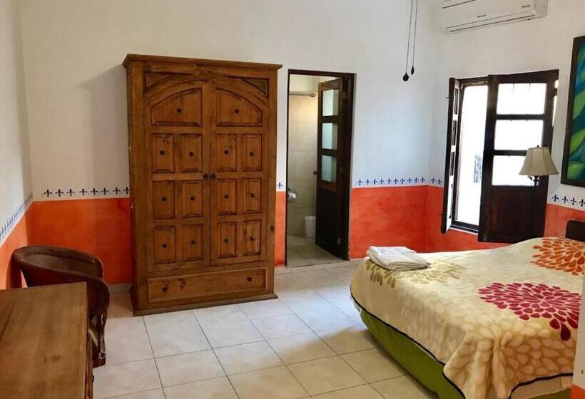 هتل Villa Serena Centro Historico