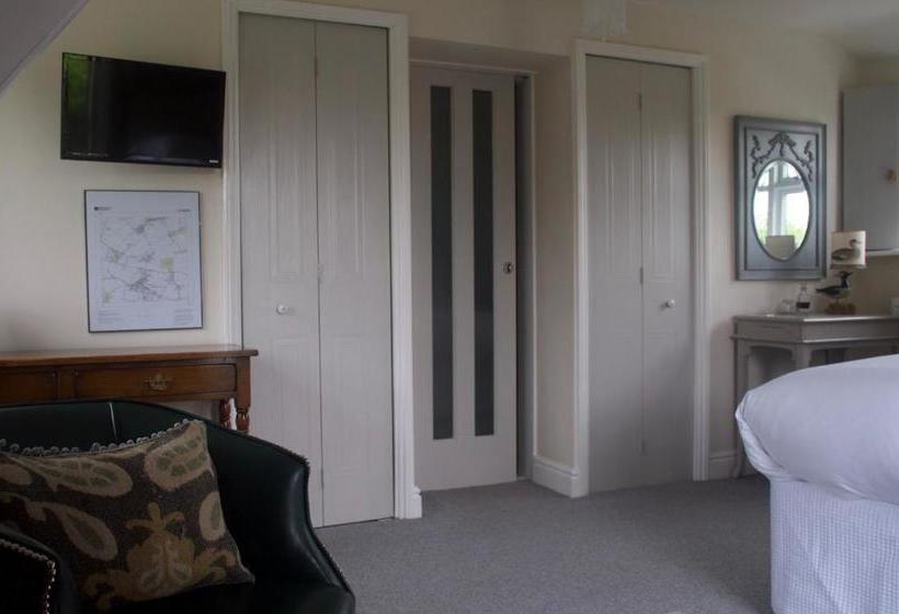 هتل Chequer Cottage