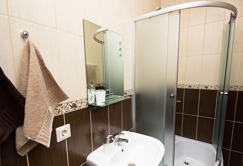 Hotel Guest Complex Neftyanik