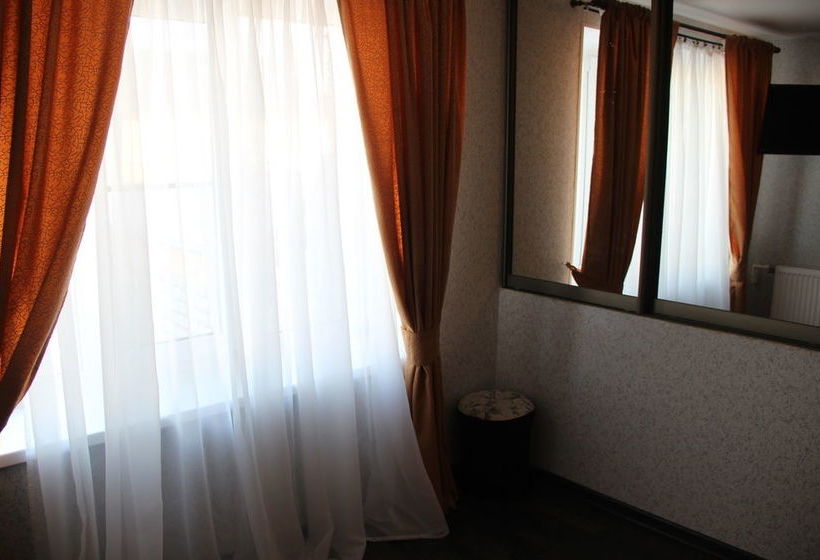 هتل Guest House On Muezerskaya