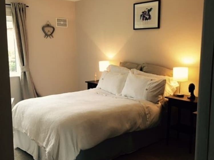 هتل Illshaw Heath Farm Guest Lodge