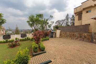 هتل Iris Guesthouse