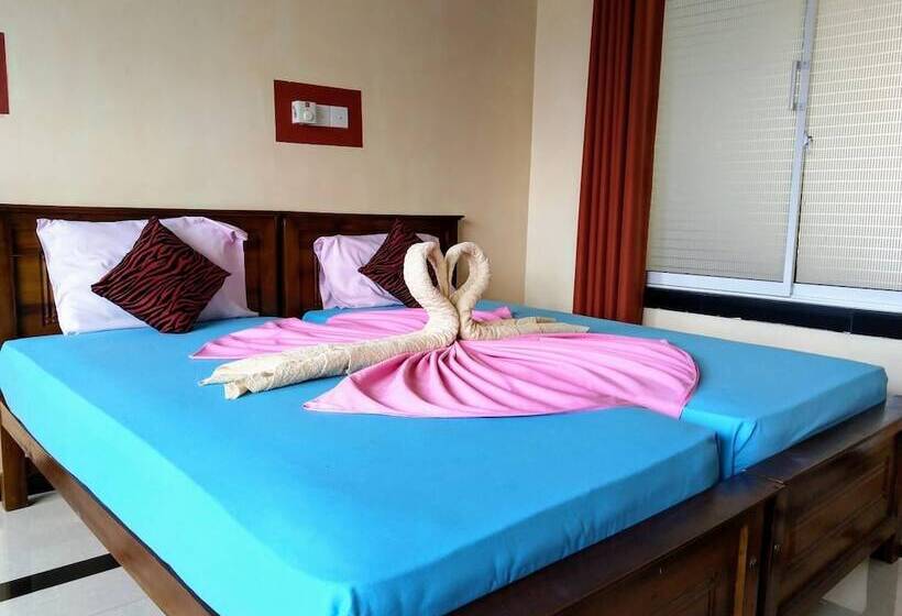 هتل Kandyan Holiday Center
