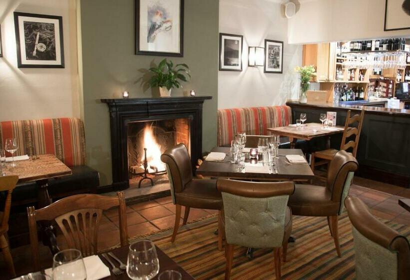 هتل King John Inn
