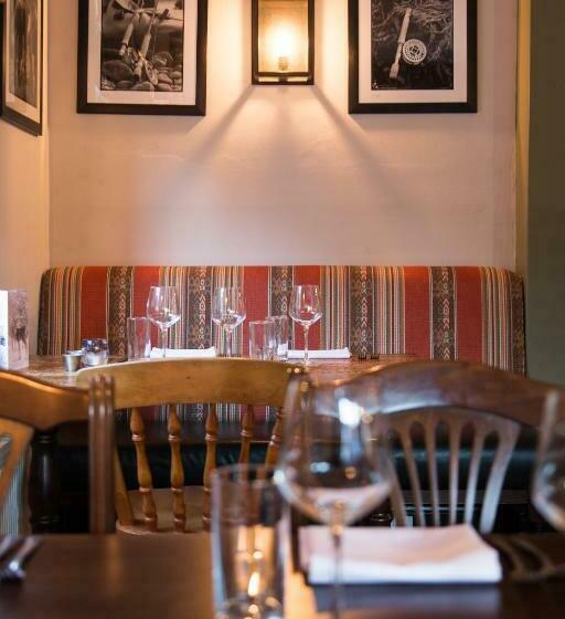 هتل King John Inn