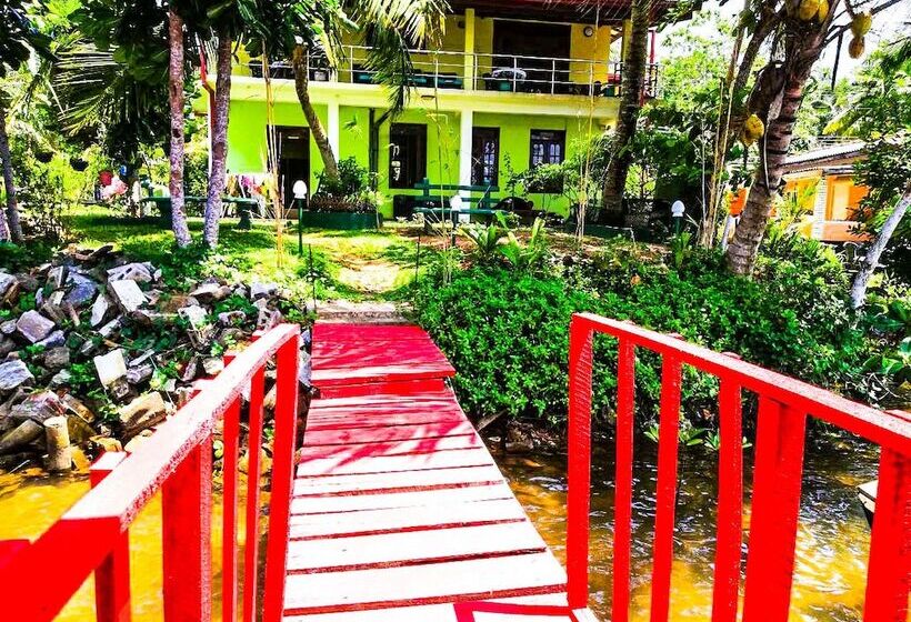 هتل Mahi Villa