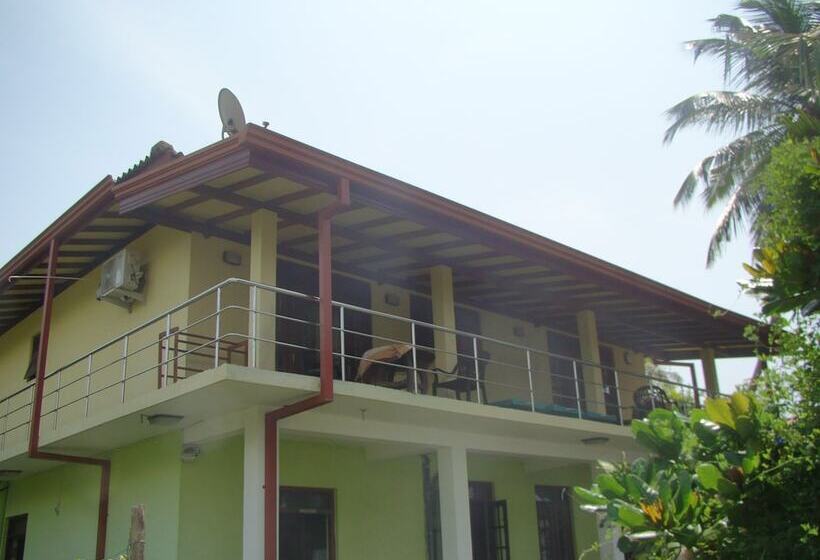 هتل Mahi Villa