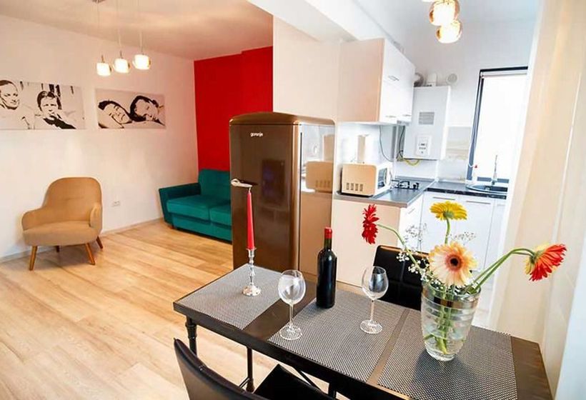 هتل Metropolitan Iassium Luxury Suites