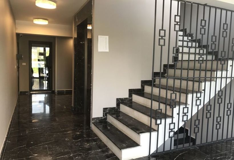 هتل Metropolitan Iassium Luxury Suites
