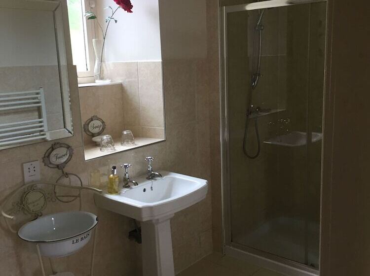 هتل Newton Hall Guest House