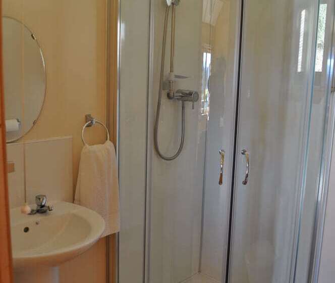 هتل Tayview Lodges