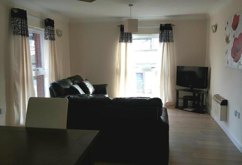 هتل Tees Valley Apartments
