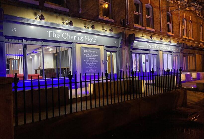 فندق The Charles