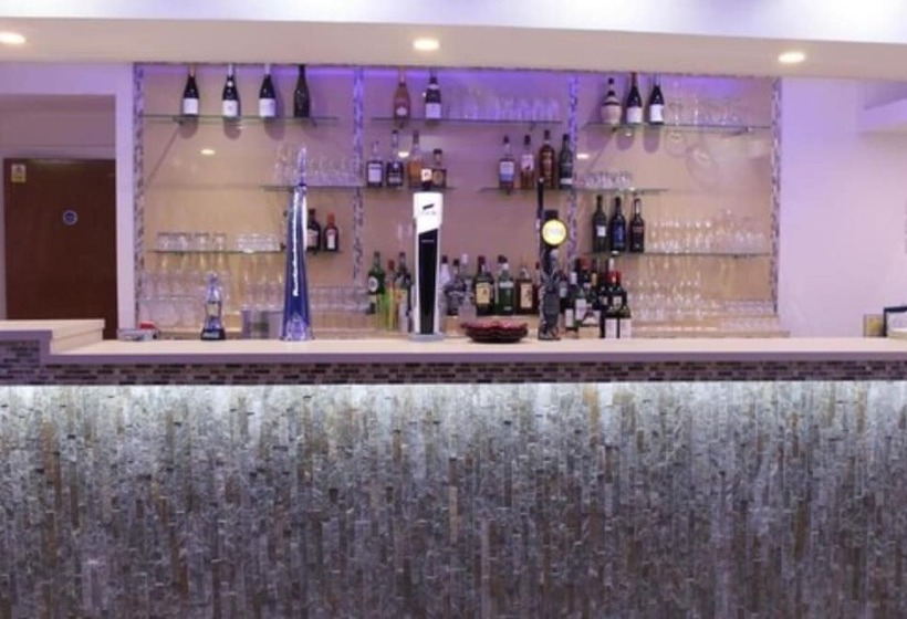 فندق The Charles