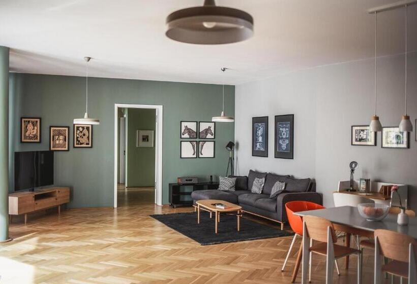 Fotos del hotel The Circus Apartments:  15