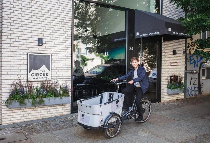 Fotos del hotel The Circus Apartments:  6