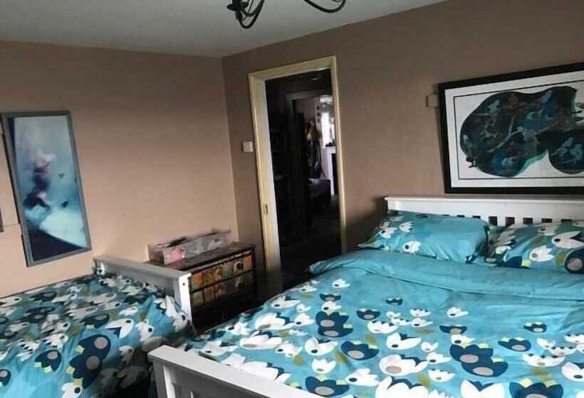 בית מלון כפרי The Little Tree Boutique B&b