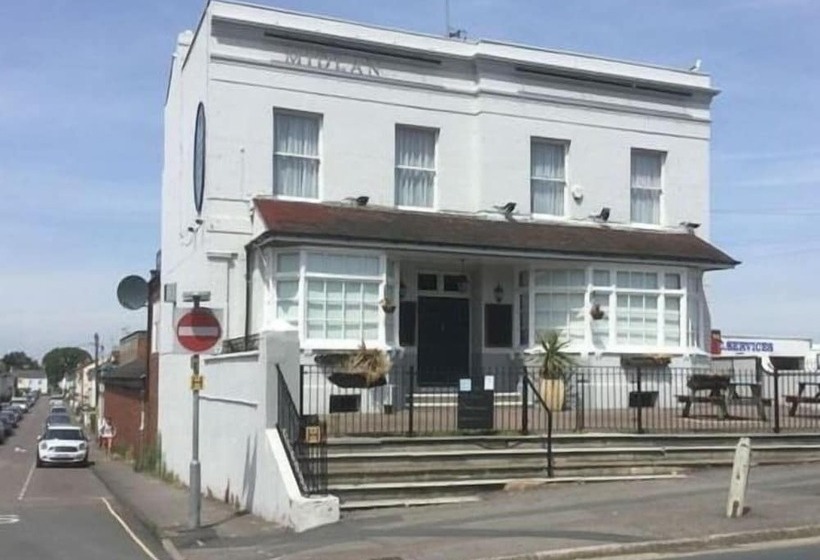 هتل The Midland Inn