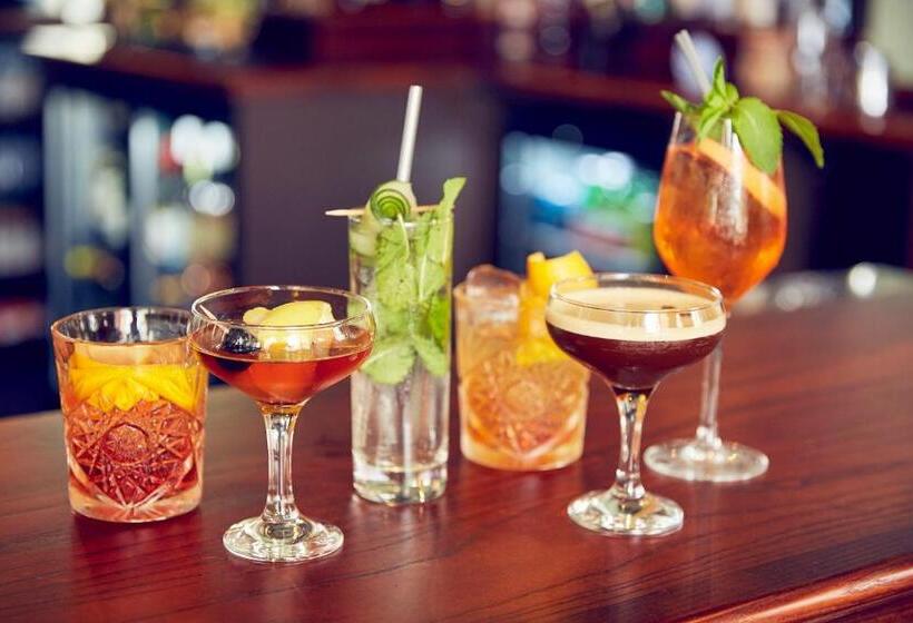 هتل The Old Coffee Tavern