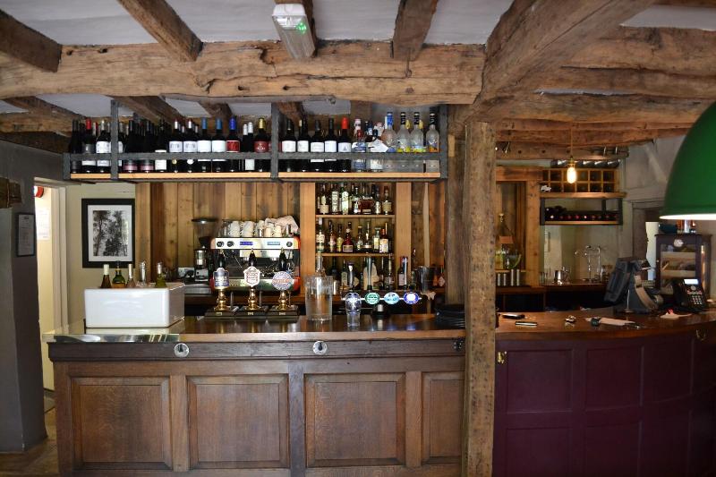 هتل The Old House Inn