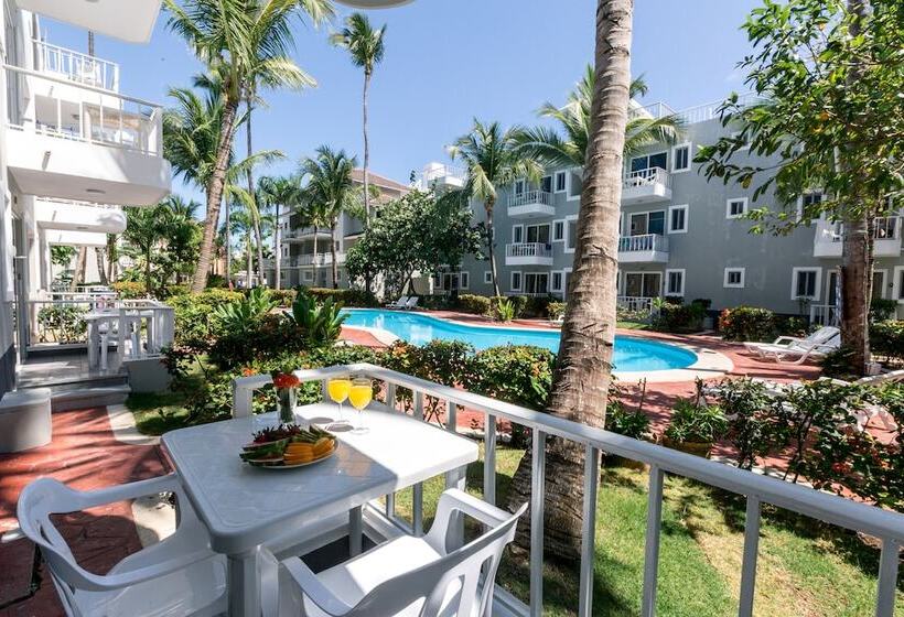 ホテル Tropicana Suites Deluxe Beach Club & Pool