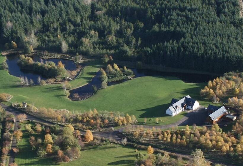 هتل Willowbarn Self Catering Rafford