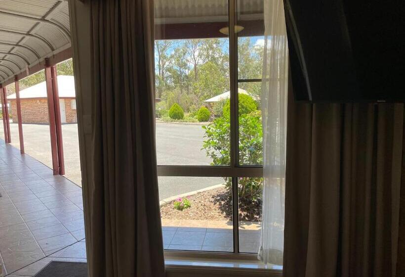 Crows Nest Motel