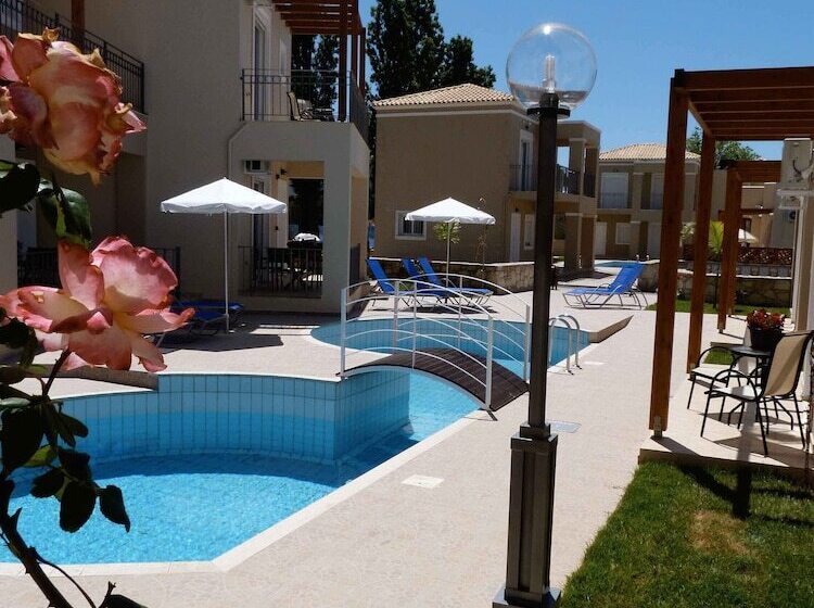 هتل Azure Beach
