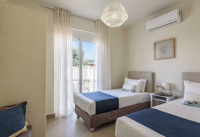 هتل Azure Beach
