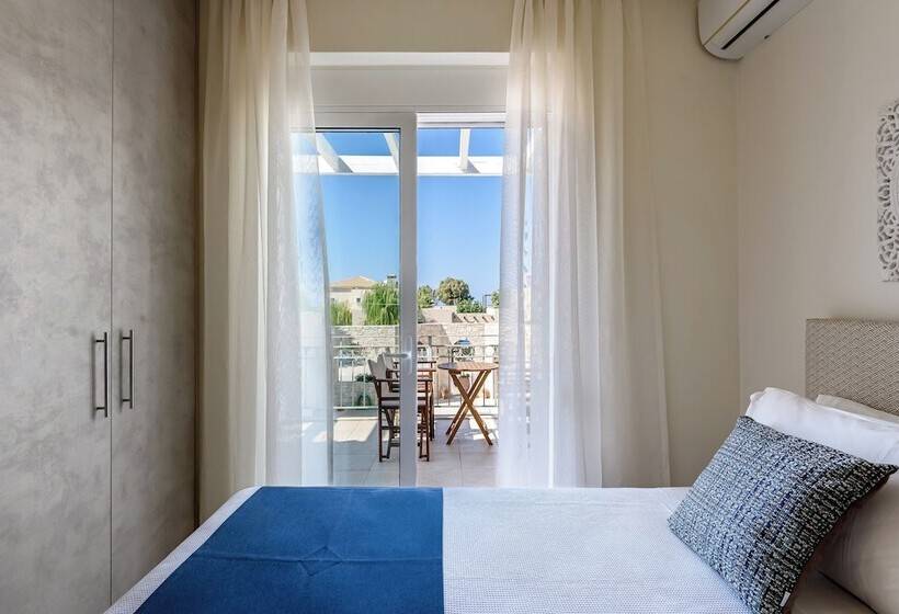 هتل Azure Beach