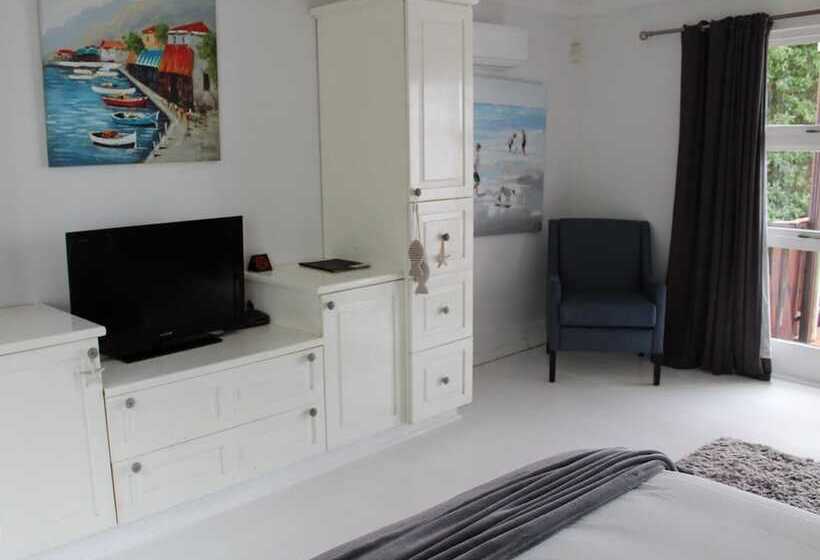 هتل Blue S Guest House