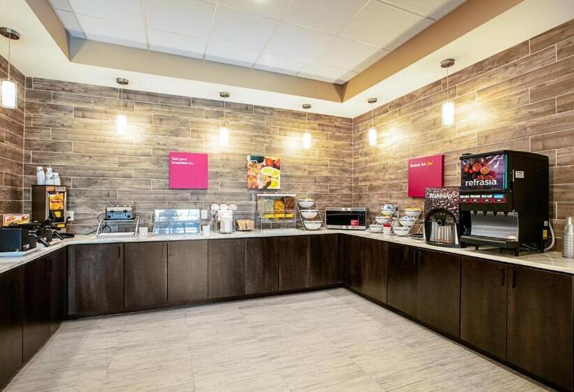 هتل Comfort Suites Fishkill Near Interstate 84