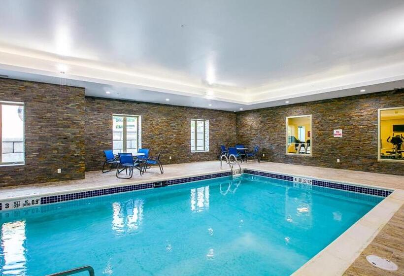 هتل Comfort Suites Fishkill Near Interstate 84