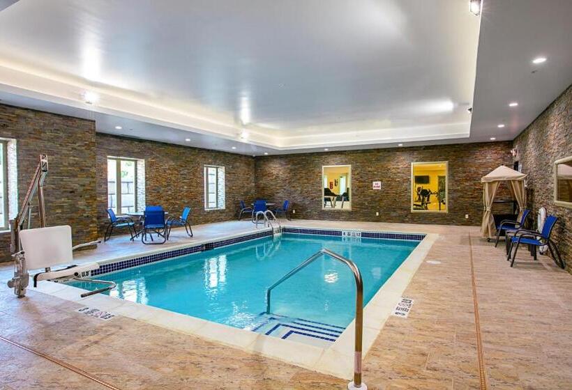 هتل Comfort Suites Fishkill Near Interstate 84