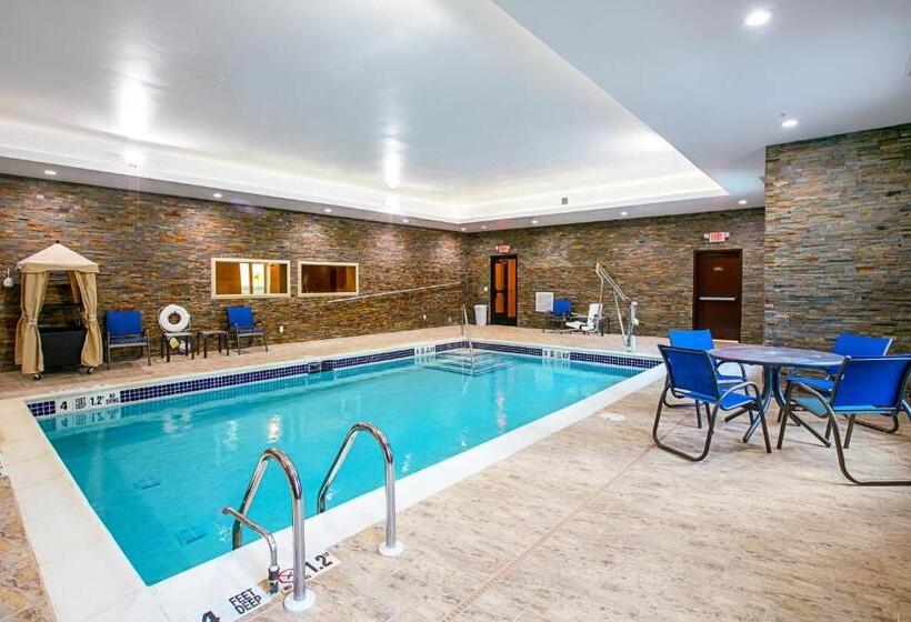 هتل Comfort Suites Fishkill Near Interstate 84