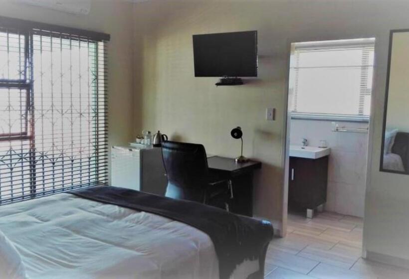 هتل Estoby Executive Guest House