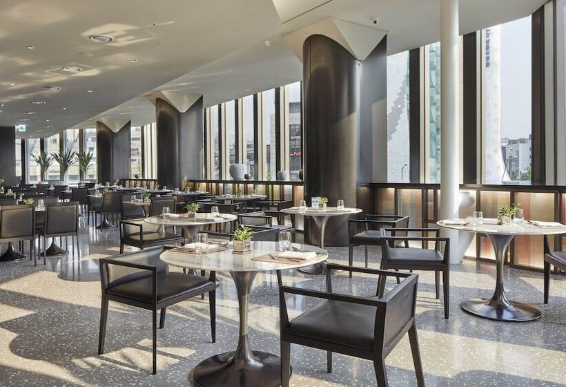 Отель Four Points By Sheraton Seoul, Gangnam