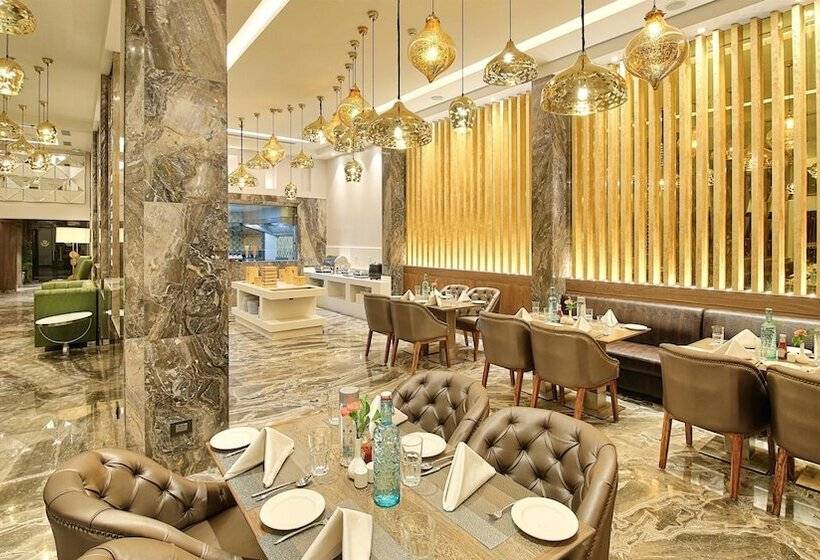 בית מלון כפרי Golden Tulip Essential Jaipur
