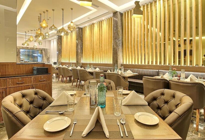 בית מלון כפרי Golden Tulip Essential Jaipur