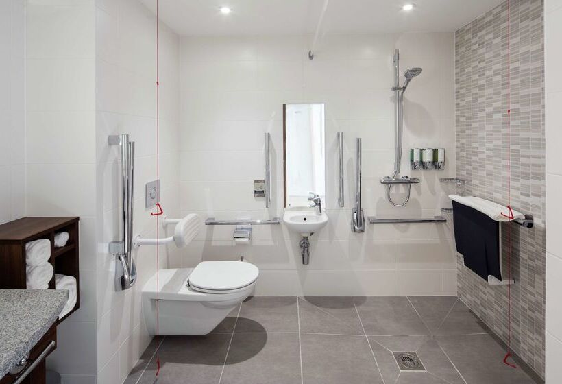 בית מלון כפרי Hampton By Hilton Belfast City Centre