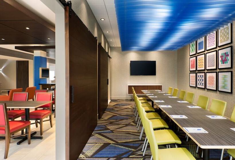 هتل Holiday Inn Express & Suites Allen Park, An Ihg